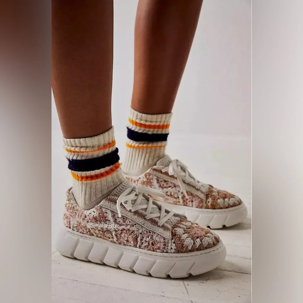 EUC - Free People -‎ Catch Me If You Can Sneaker